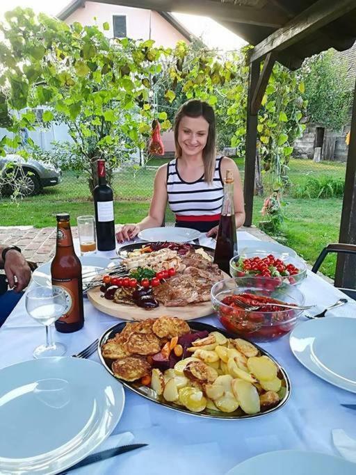 Appartamento Stara Iza Selisce Sunjsko Esterno foto